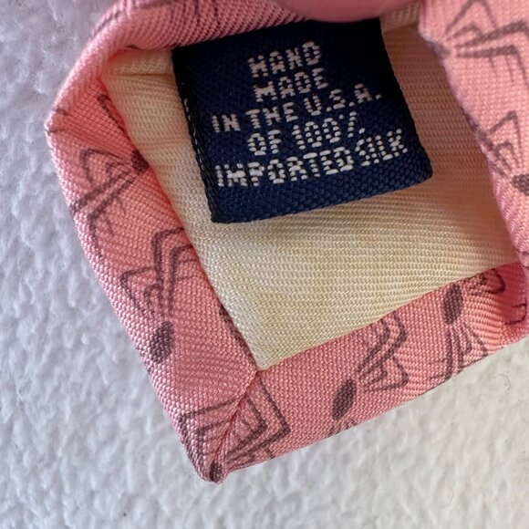 Vineyard Vines Custom Collection Silk Tie Spider Graphic Pink 4" NWT Career - Picture 2 of 7